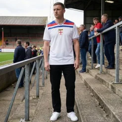 JELEX Equipaciones|Tienda Para Aficionados^Inglaterra "Retro History" Hombre Camiseta